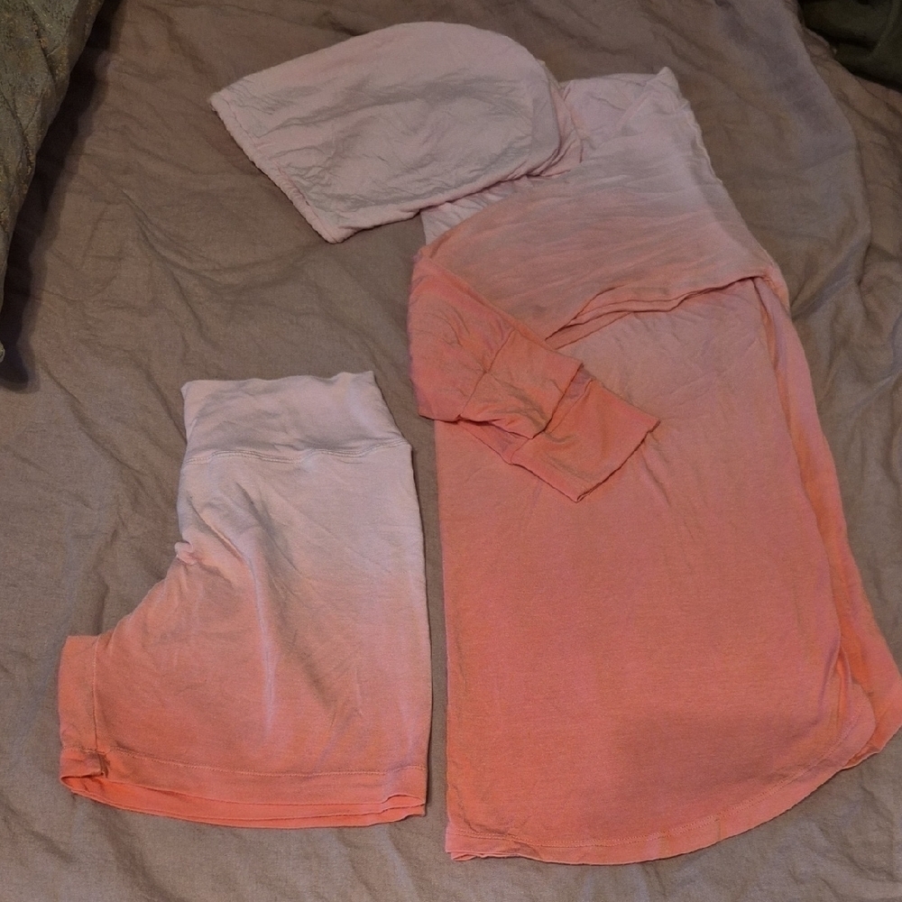 Victoria's Secret Umbre Pink and White Loungewear Set